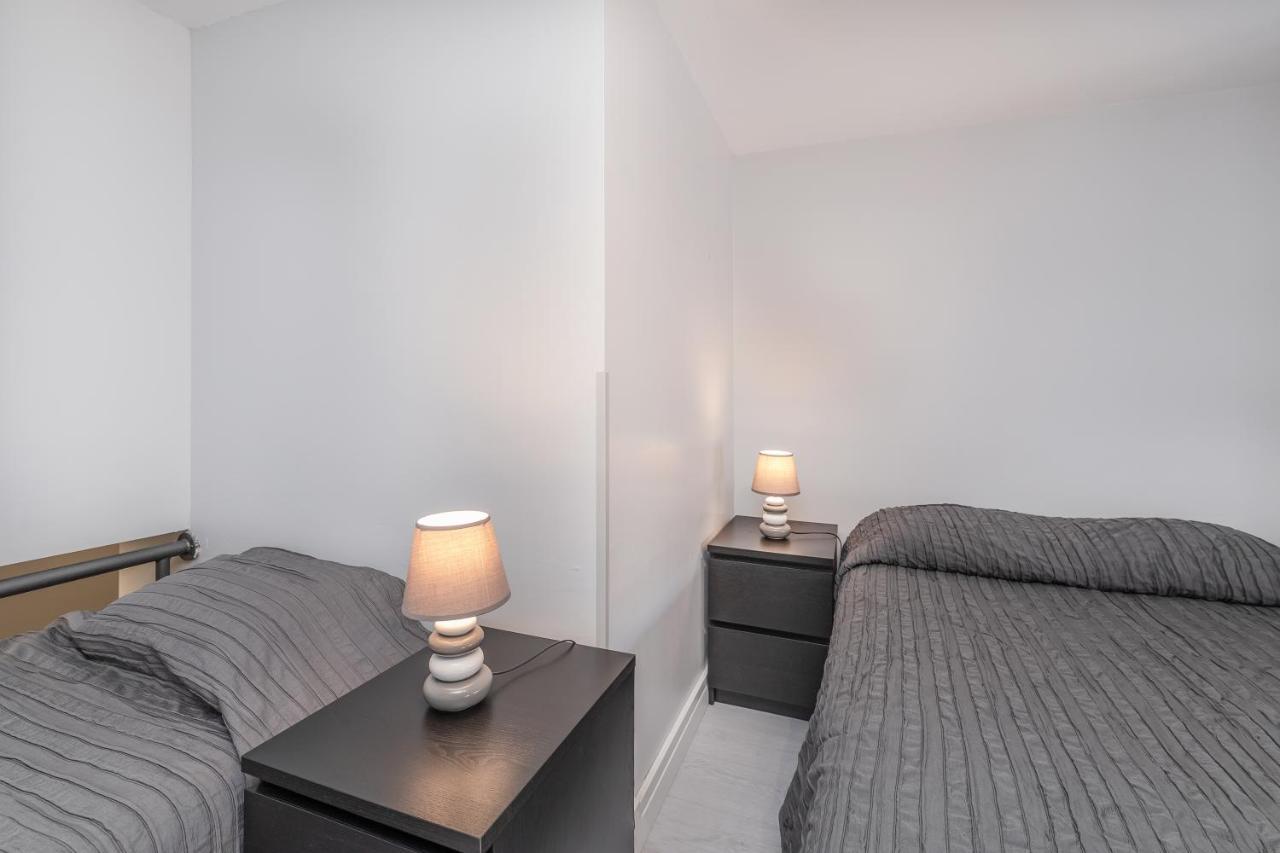 Apartamentos Lux Dinastia Lisbon Luaran gambar